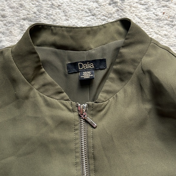 Dalia silky bomber jacket

Olive green - Picture 3 of 3